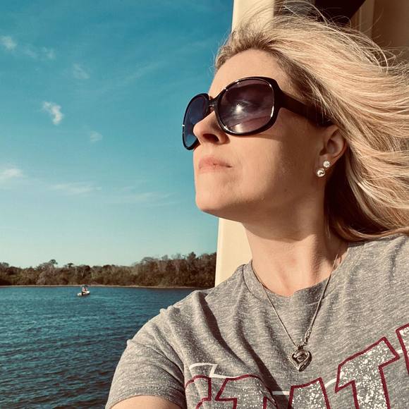 Meet your Posher, Karrie - Picture 1 of 1